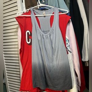 Cute women’s racer back tank top size small grey ombré color